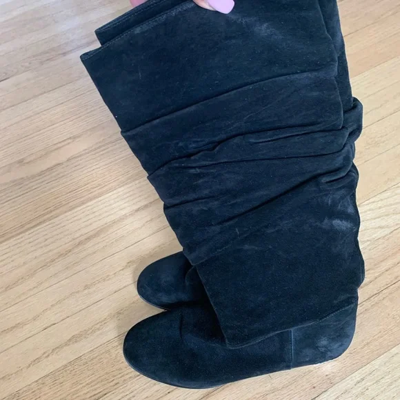 Authentic Burberry Black Suede Knee High Boots - Picture 4 of 16